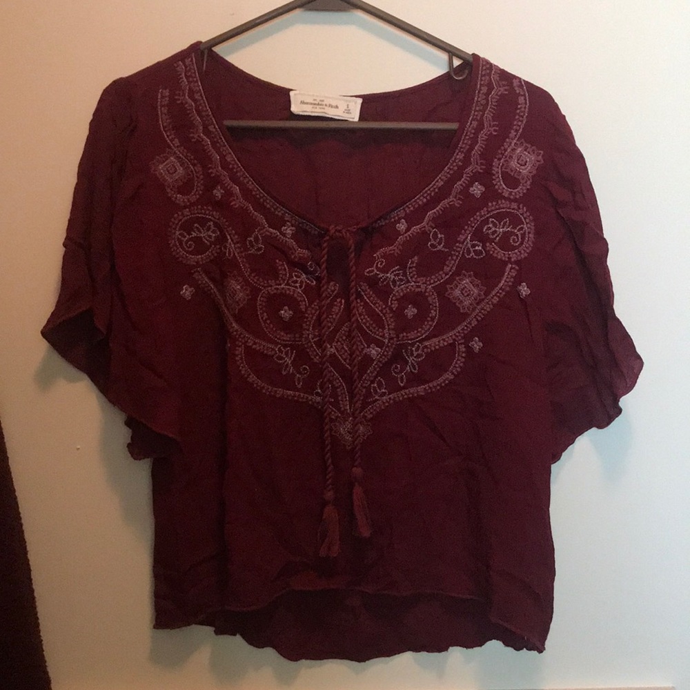 Abercrombie & Fitch maroon top